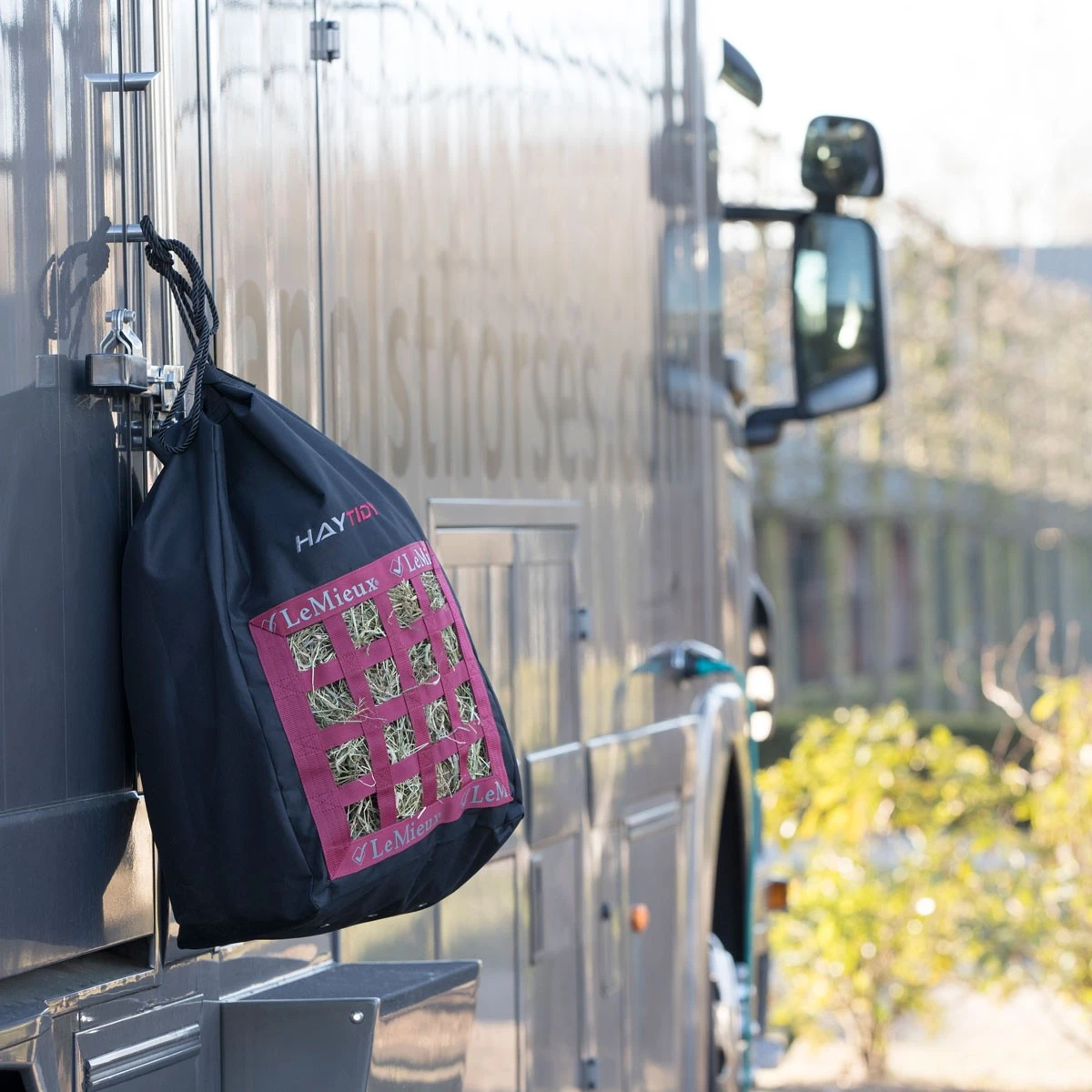 LeMieux Hay Tidy Bag (Black) 2 LeMieux Hay Tidy Bag (Black) - Image 2