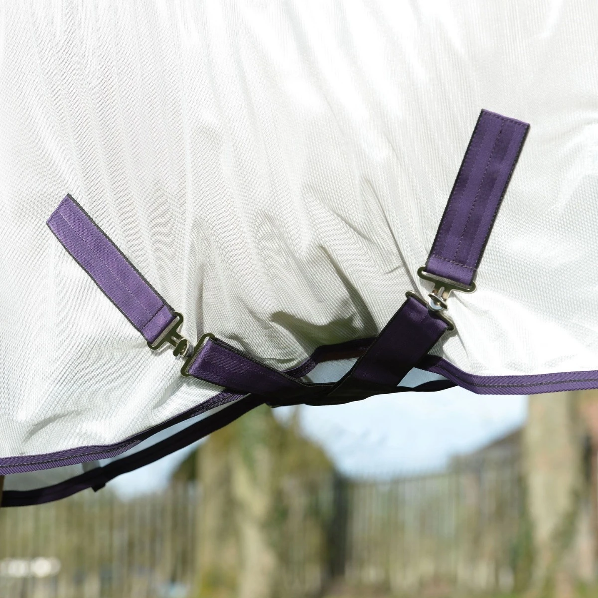 Weatherbeeta Comfitec Essential Mesh II Combo Neck (White/Maroon/Grey) 5 Weatherbeeta Comfitec Essential Mesh II Combo Neck (White/Maroon/Grey) - Image 5